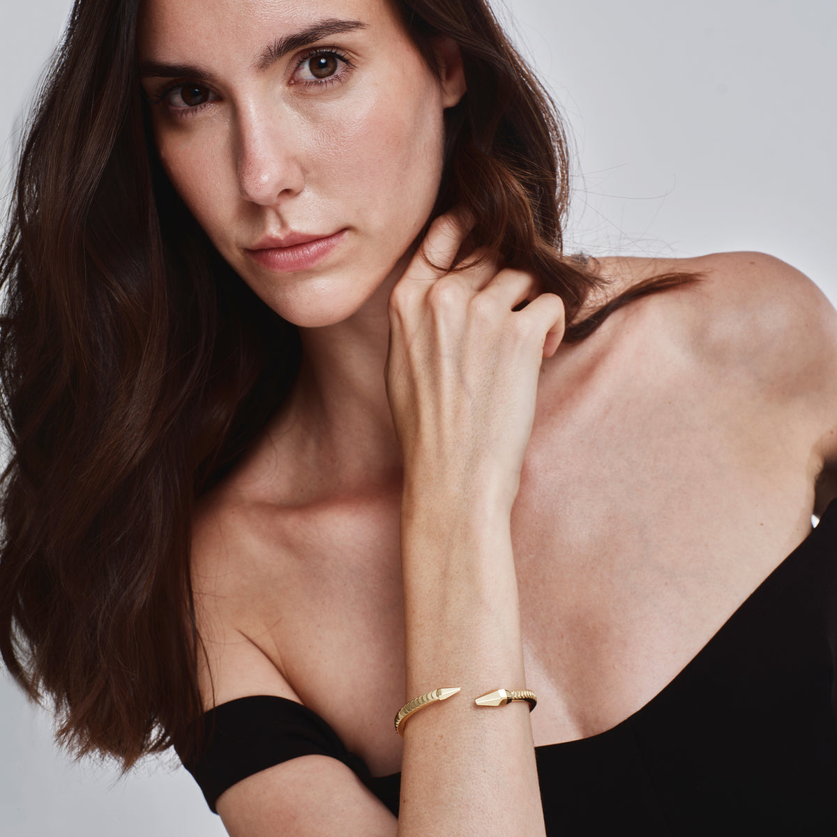Bracciale Bangle A Forma Di Serpente In Acciaio Con Finitura PVD Oro 14K Breil Donna "Hypnotic" TJ4207